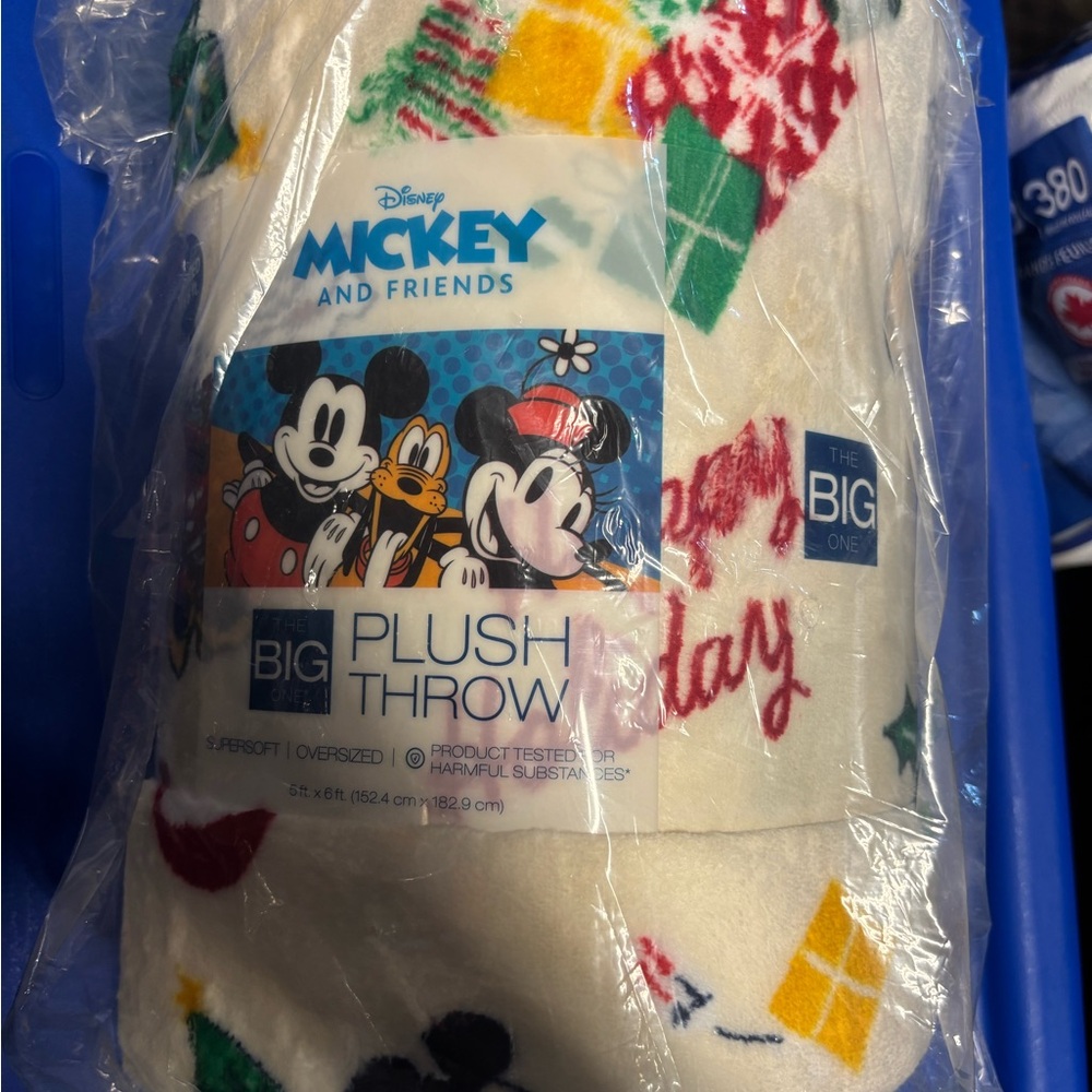 Disney holiday christmad Mickey Plush Throw Festive oversized Blanket